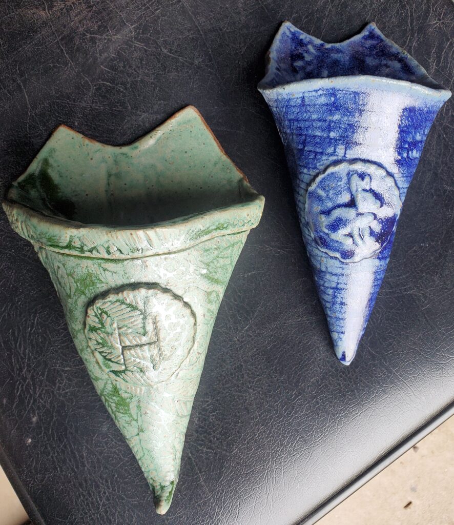 Ceramic conical wall pockets